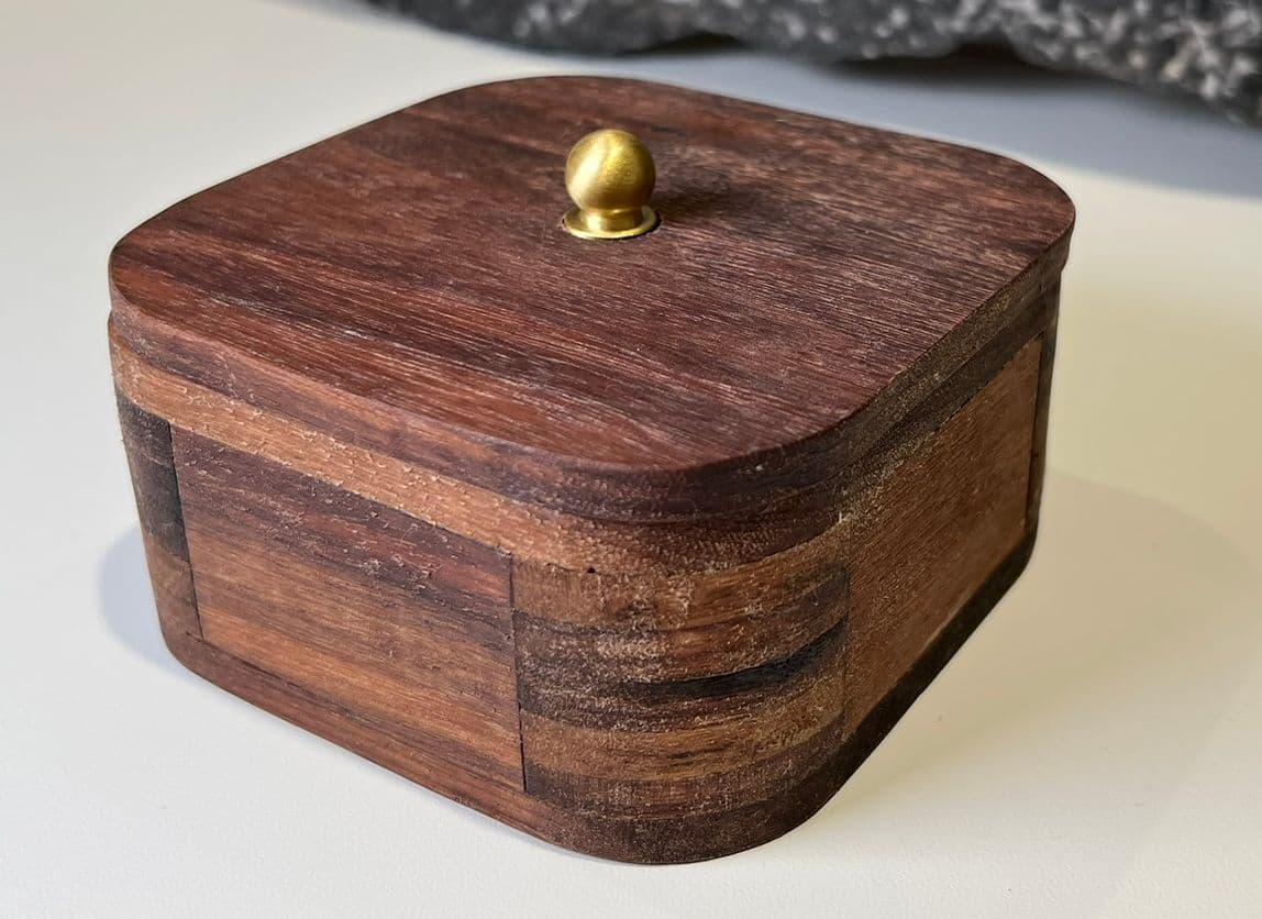 Corner side view. corner side view