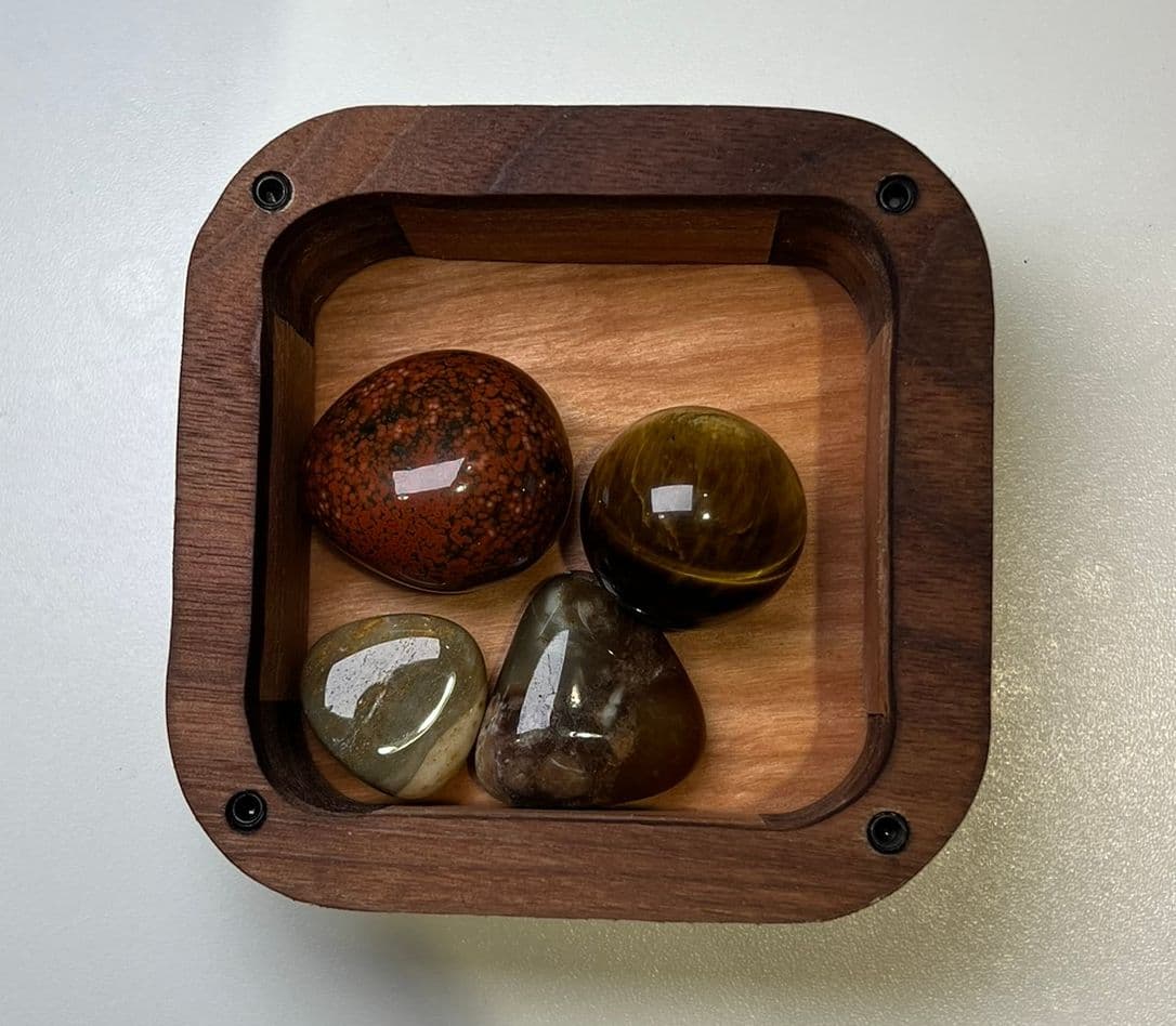 Top view lid removed. Sides don't look even? Read on 😂. top view lid removed